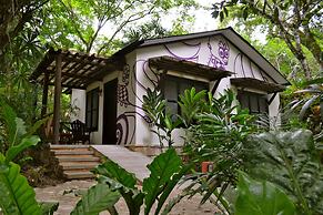 Jungle Lodge Hotel