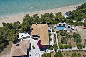 Avra Private Suites