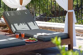 Avra Private Suites