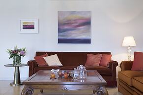 Avra Private Suites