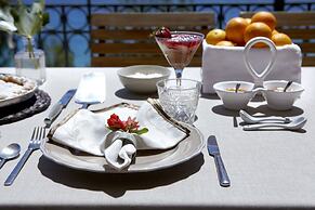 Avra Private Suites