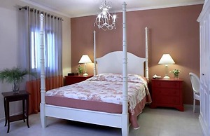 Avra Private Suites