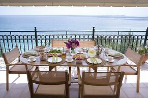 Avra Private Suites