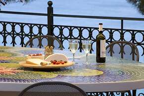 Avra Private Suites