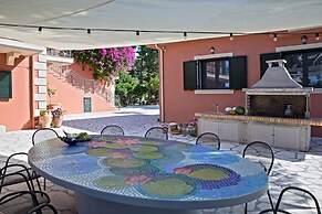 Avra Private Suites