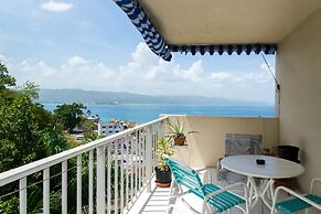 Sky View Beach Studio - Montego Bay Club