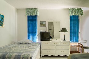 Sky View Beach Studio - Montego Bay Club