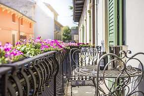 Lady Capulet Apartments