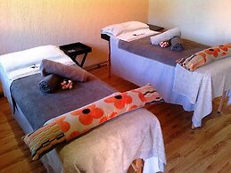 Mannah Guest Lodge