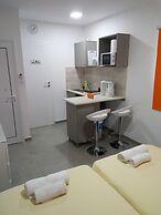 Elenapa Holiday Apartments