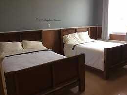 Genevieve Bay Inn