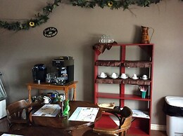 Genevieve Bay Inn