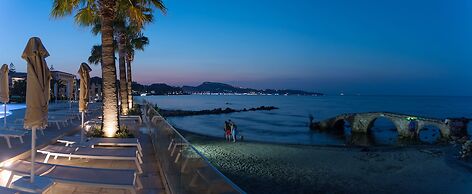 Xenos Kamara Beach