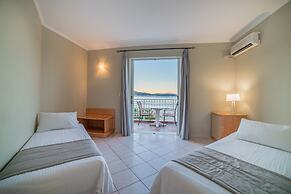 Xenos Kamara Beach