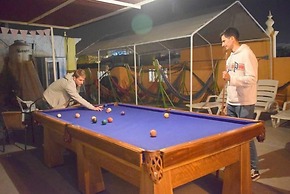Mango Hostel Bed & Breakfast