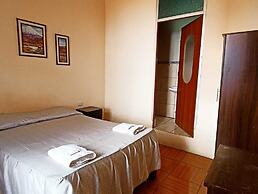 Mango Hostel Bed & Breakfast