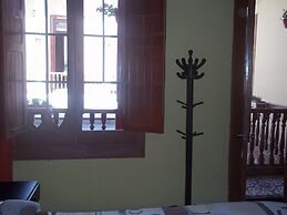 Mango Hostel Bed & Breakfast