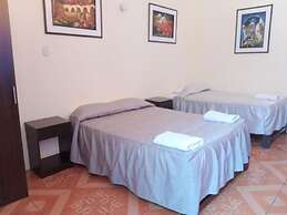 Mango Hostel Bed & Breakfast