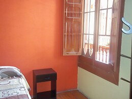 Mango Hostel Bed & Breakfast