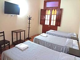 Mango Hostel Bed & Breakfast