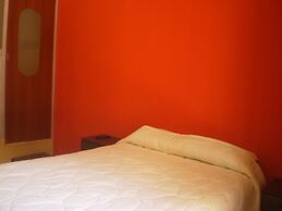 Mango Hostel Bed & Breakfast