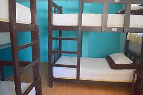 Mango Hostel Bed & Breakfast