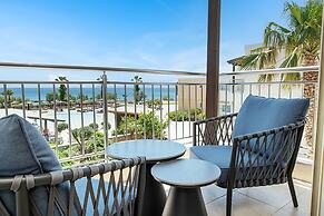 Grand Blue Beach Hotel