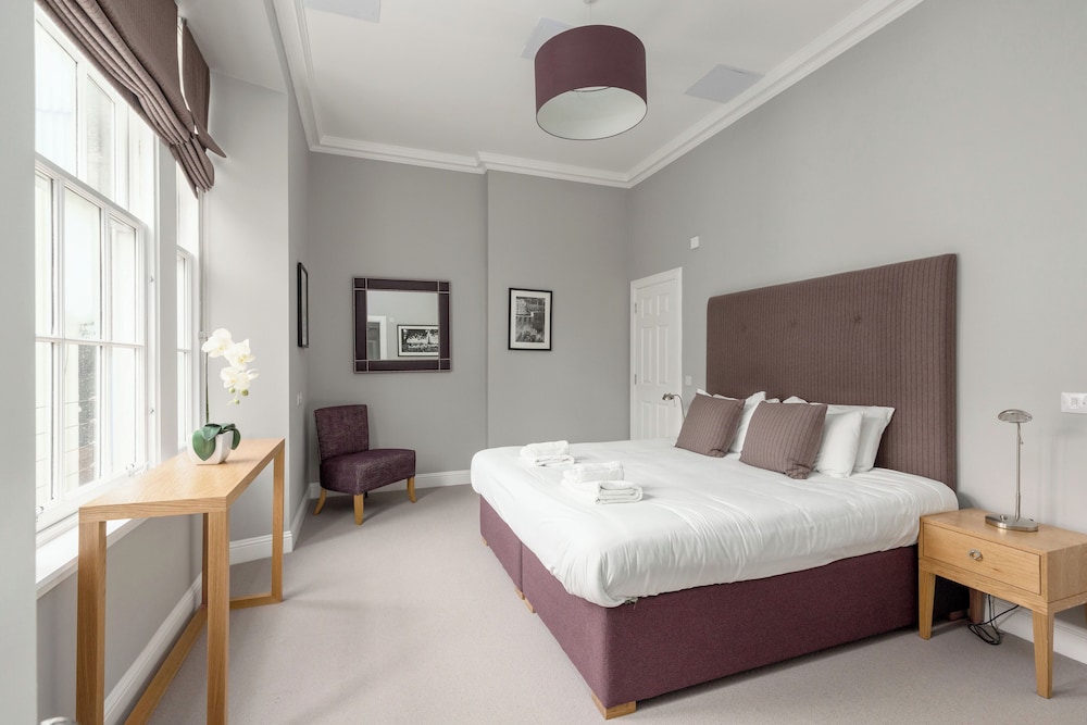 Destiny Scotland - Princes St Residence
