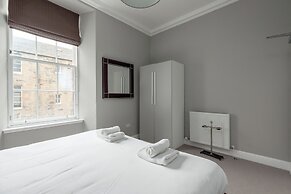 Destiny Scotland - Princes St Residence