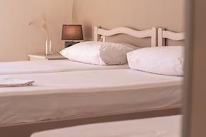 Yria Hotel