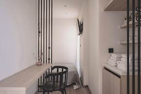 Yria Hotel