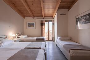 Yria Hotel