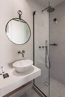 Yria Hotel