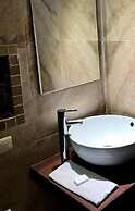 Hotel & Suites Mo Sak