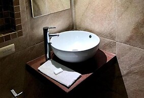 Hotel & Suites Mo Sak