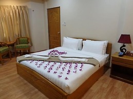 Royal Khattar Hotel