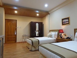 Royal Khattar Hotel