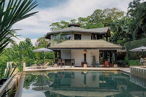 Tulemar Resort