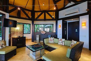 Tulemar Resort