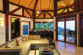 Tulemar Resort