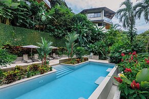 Tulemar Resort