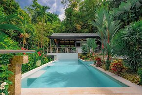 Tulemar Resort