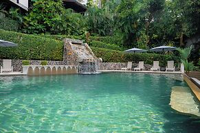 Tulemar Resort