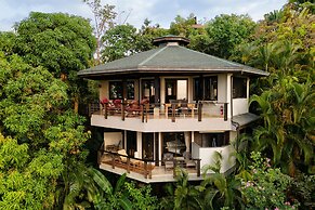 Tulemar Resort