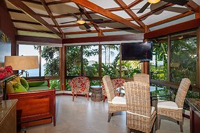 Tulemar Resort