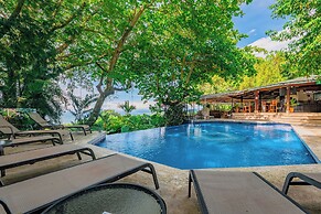 Tulemar Resort