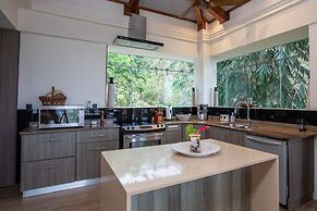 Tulemar Resort