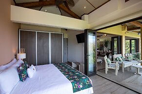 Tulemar Resort