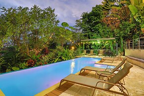 Tulemar Resort