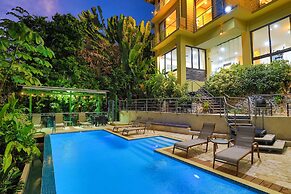 Tulemar Resort